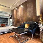 Studios Louvre, Place Vendôme, Champs-Élysées