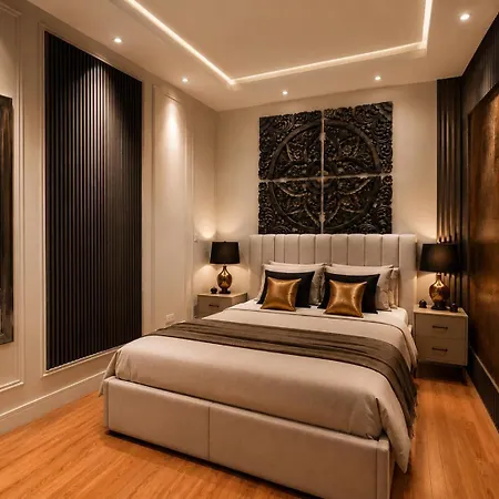 Location For Louvre, Place Vendome, Champs-elysees Metro 1, 8, 12 Apartment